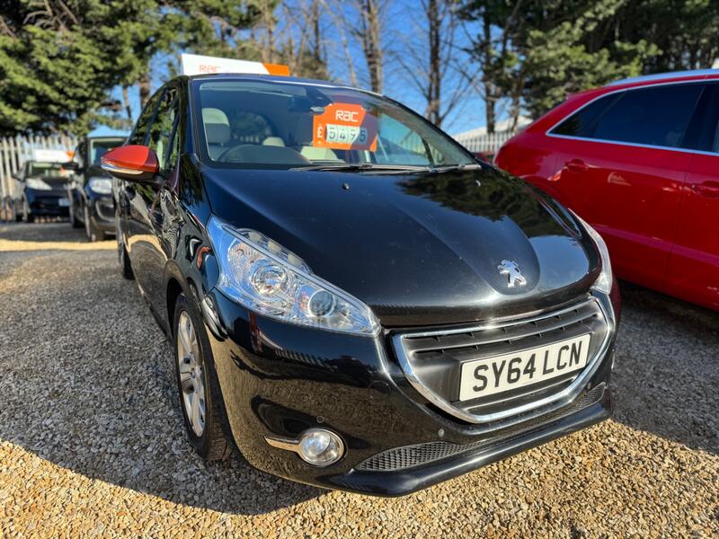 PEUGEOT 208 1.6 e-HDi Roland Garros